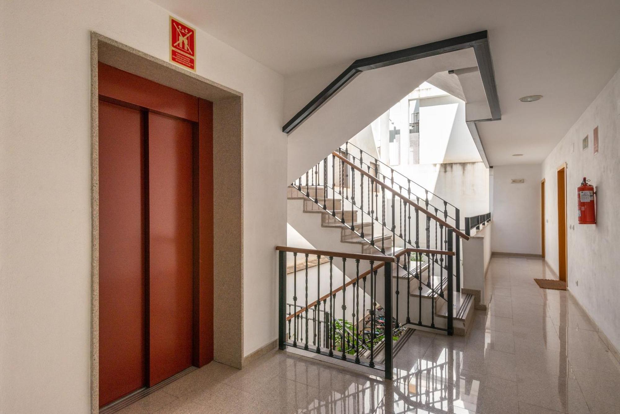 First Floor Near Macarena Church Seville Exterior photo